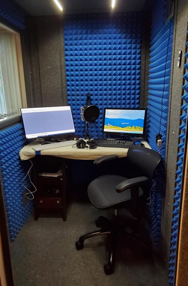 Recording booth